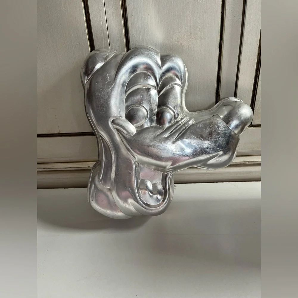 Vintage Disney Wilton Pluto the dog cake pan 515-604 Mold Cartoon Character